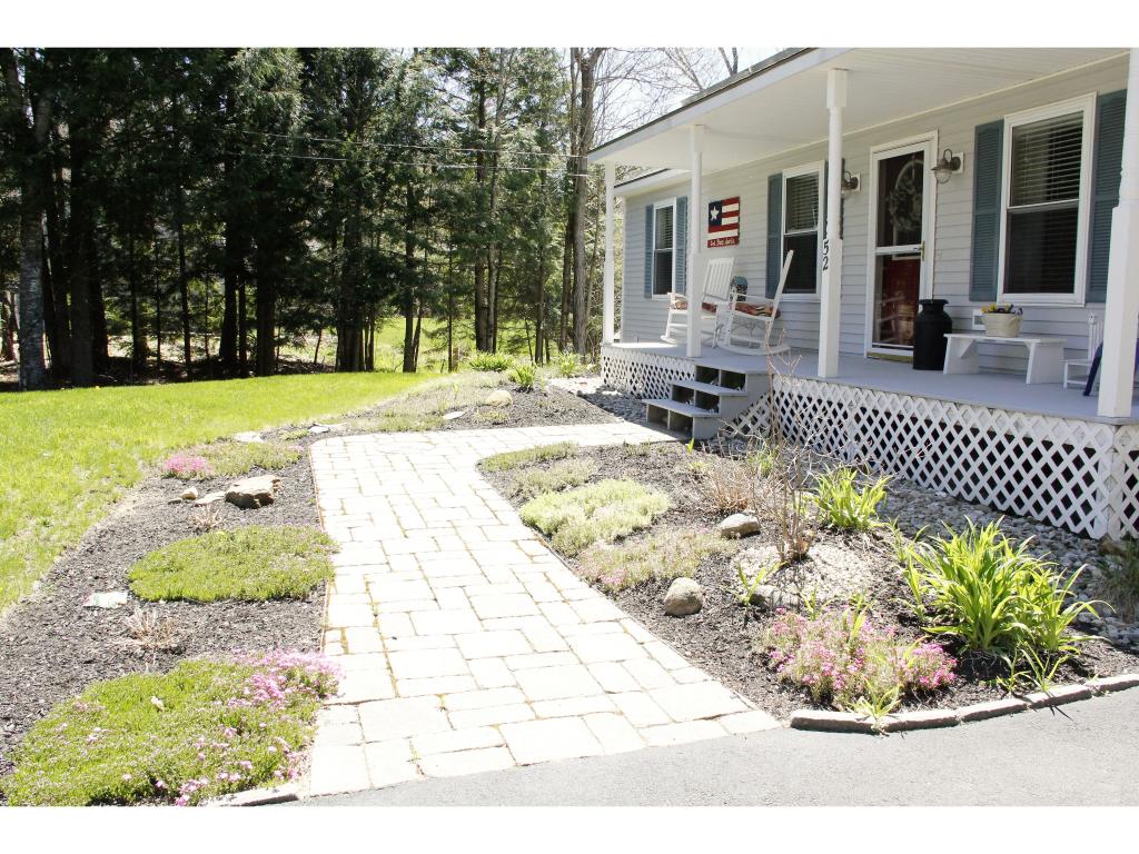 52 Nutter Circle Barnstead, NH 03225 - Photo 3 of 33