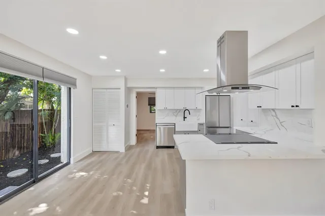 $3,650 | 415 Southwest 7th Avenue, Unit 415, Fort Lauderdale, FL 33312