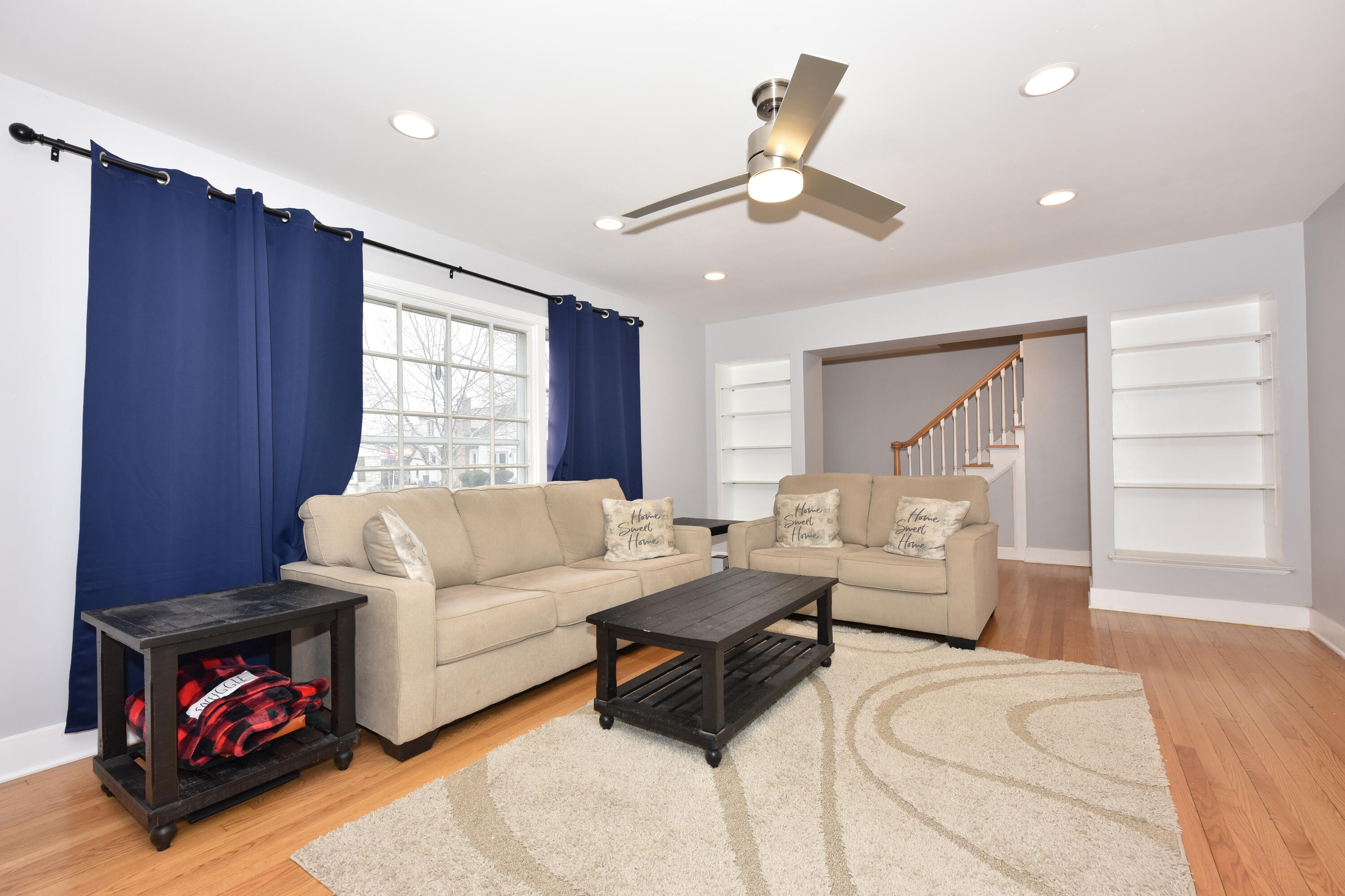 3012 North 70th Street Milwaukee, WI 53210 - Photo 4 of 37 Living Room