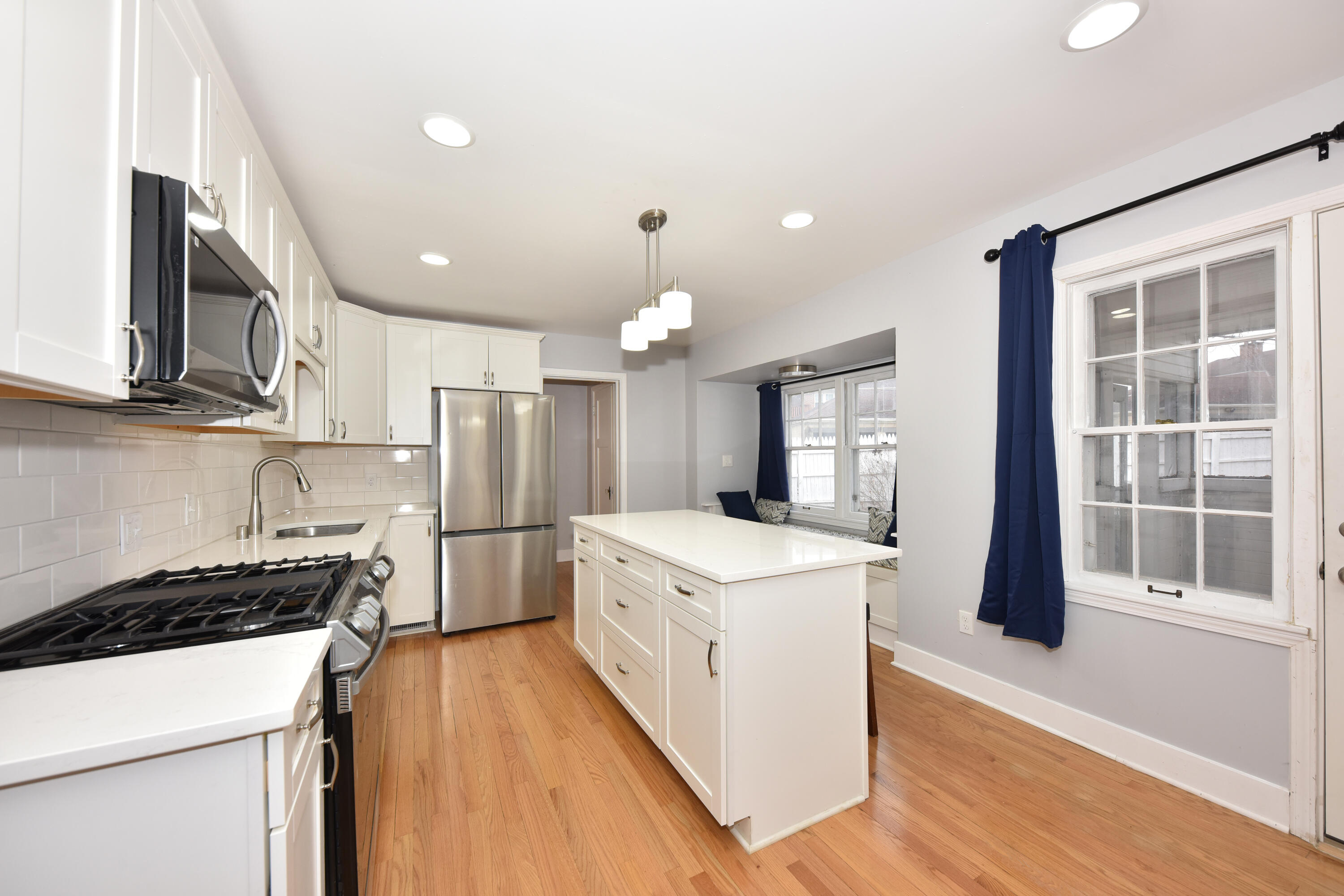 3012 North 70th Street Milwaukee, WI 53210 - Photo 10 of 37 Kitchen