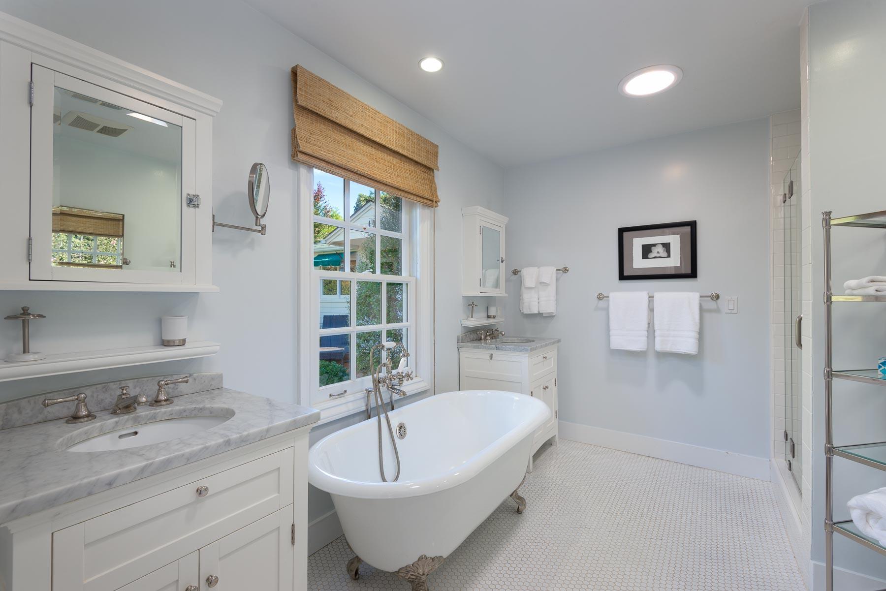 202 Toro Canyon Road Carpinteria, CA 93013 - Photo 11 of 18 MasterBathRoom