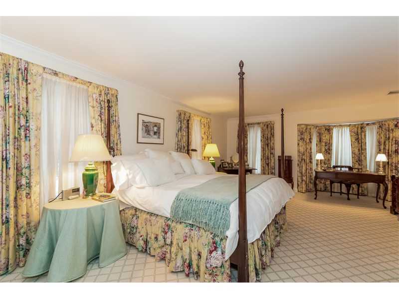 22 Maplewood Drive Darien, CT 06820 - Photo 11 of 25 a living room with furniture and a table