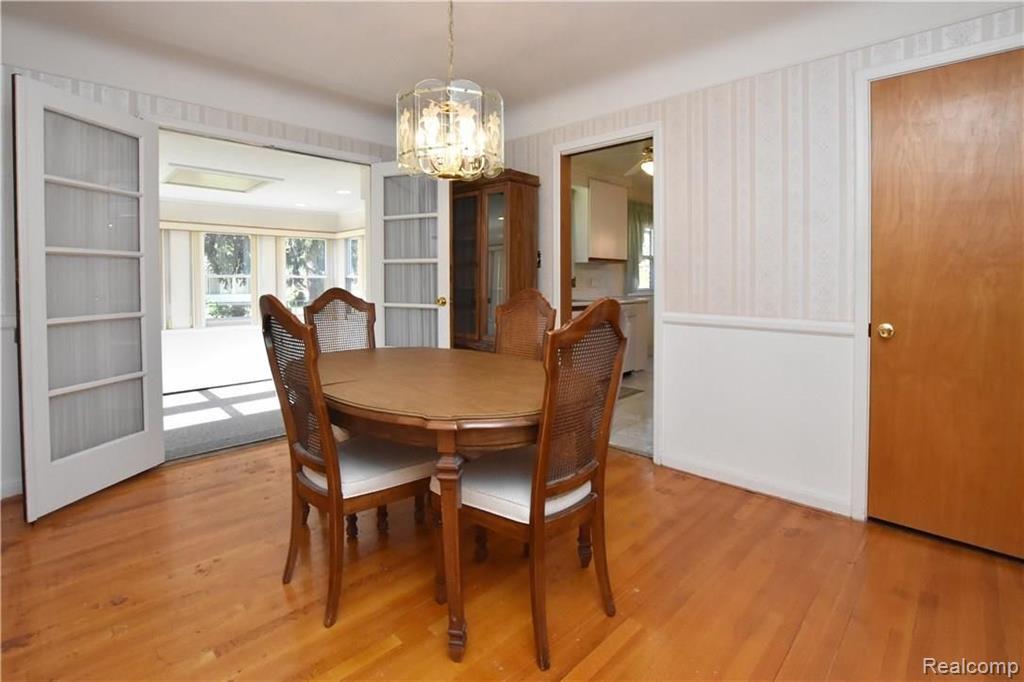 16279 Beverly Road Franklin, MI 48025 - Photo 9 of 38