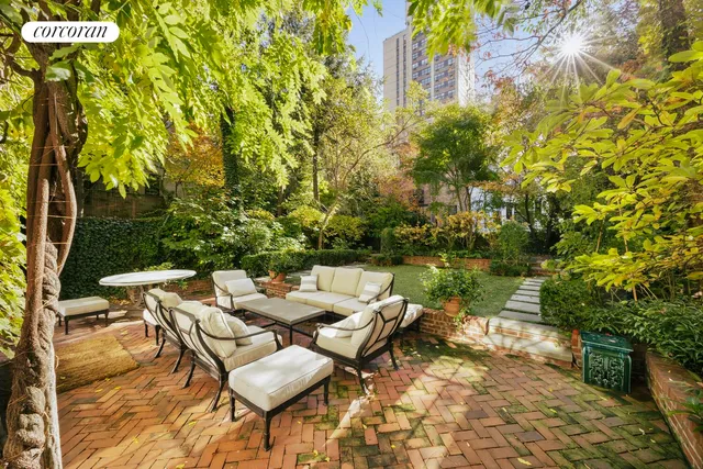 $26,000,000 | 160 East 81st Street | Upper East Side