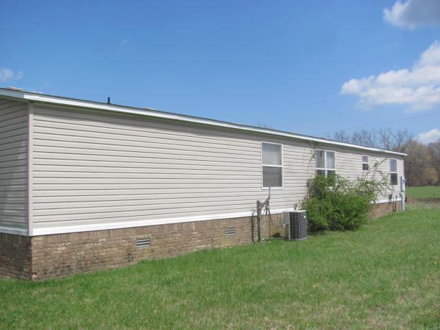 172 Yukon Road Taft, TN 38488 - Photo 2 of 7