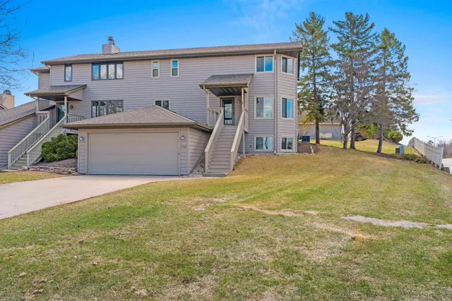 $264,900 | 3500 Highland Dr Green, Green Bay, WI 54311
