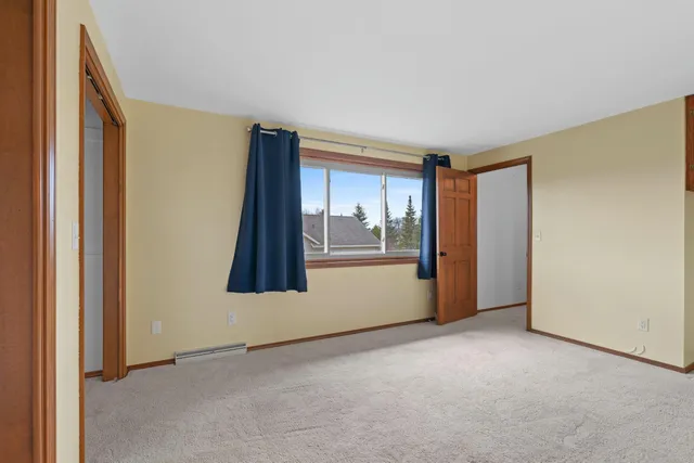 $264,900 | 3500 Highland Dr Green, Green Bay, WI 54311