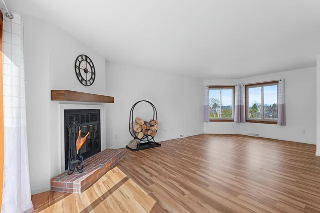 $264,900 | 3500 Highland Dr Green, Green Bay, WI 54311