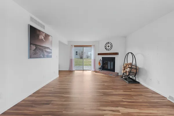 $264,900 | 3500 Highland Dr Green, Green Bay, WI 54311