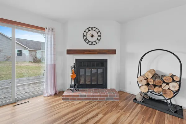 $264,900 | 3500 Highland Dr Green, Green Bay, WI 54311