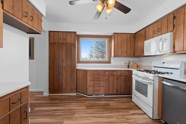 $264,900 | 3500 Highland Dr Green, Green Bay, WI 54311