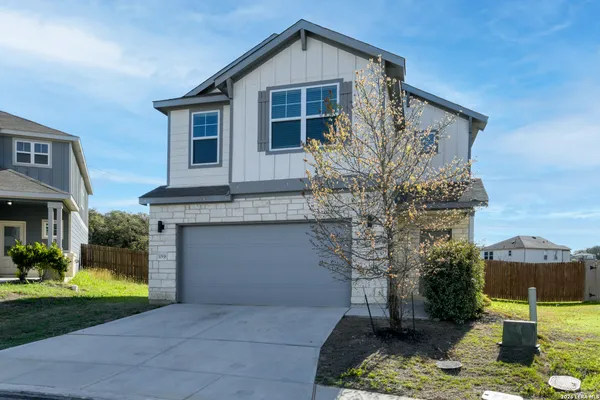 $2,200 | 10938 Willow View, San Antonio, TX 78254
