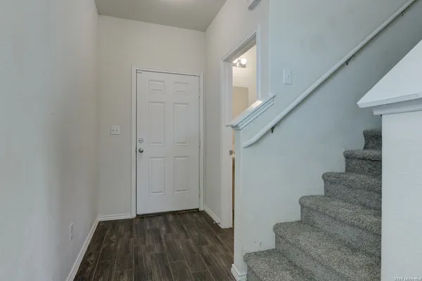 $2,200 | 10938 Willow View, San Antonio, TX 78254