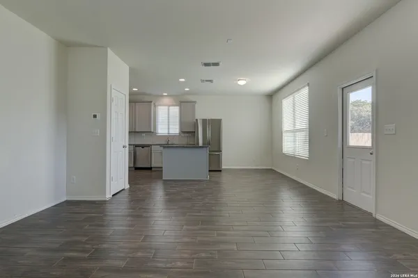 $2,200 | 10938 Willow View, San Antonio, TX 78254