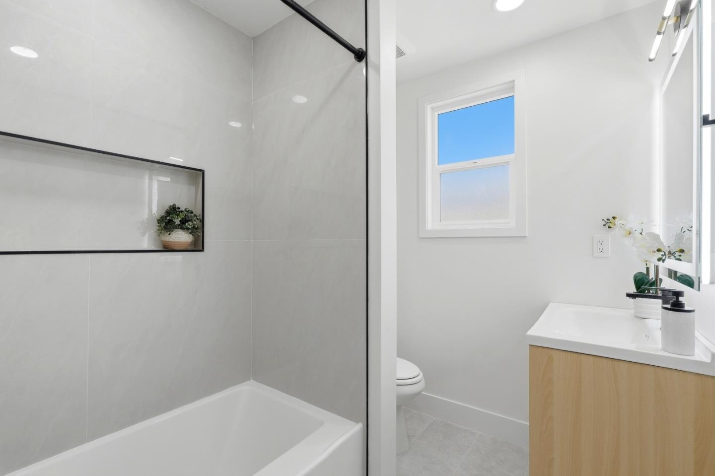 16972 Rolando Avenue Castro Valley, CA 94546 - Photo 20 of 71 Gallery Image 20