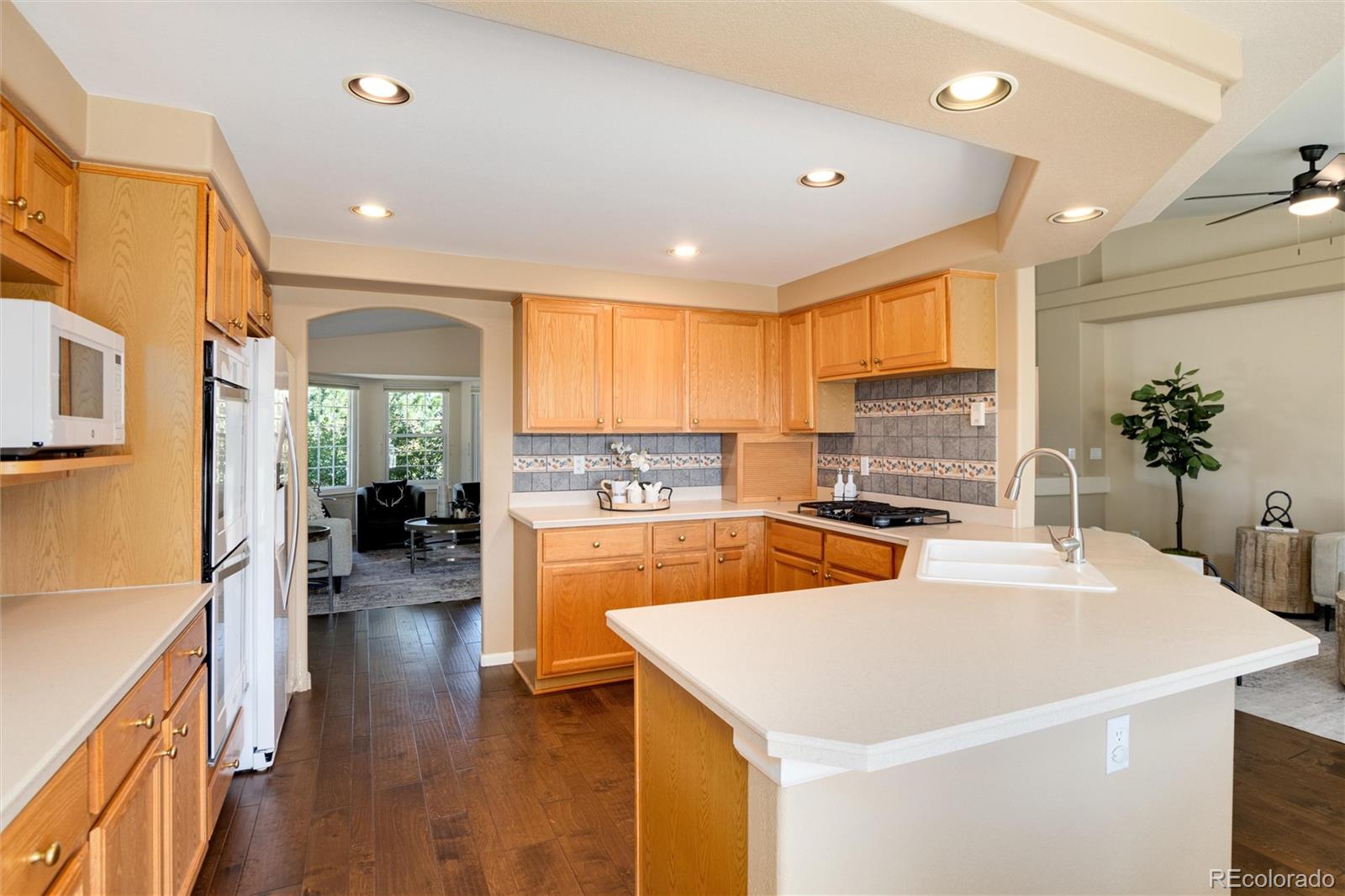 2292 West Bitterroot Place Highlands Ranch, CO 80129 - Photo 8 of 44