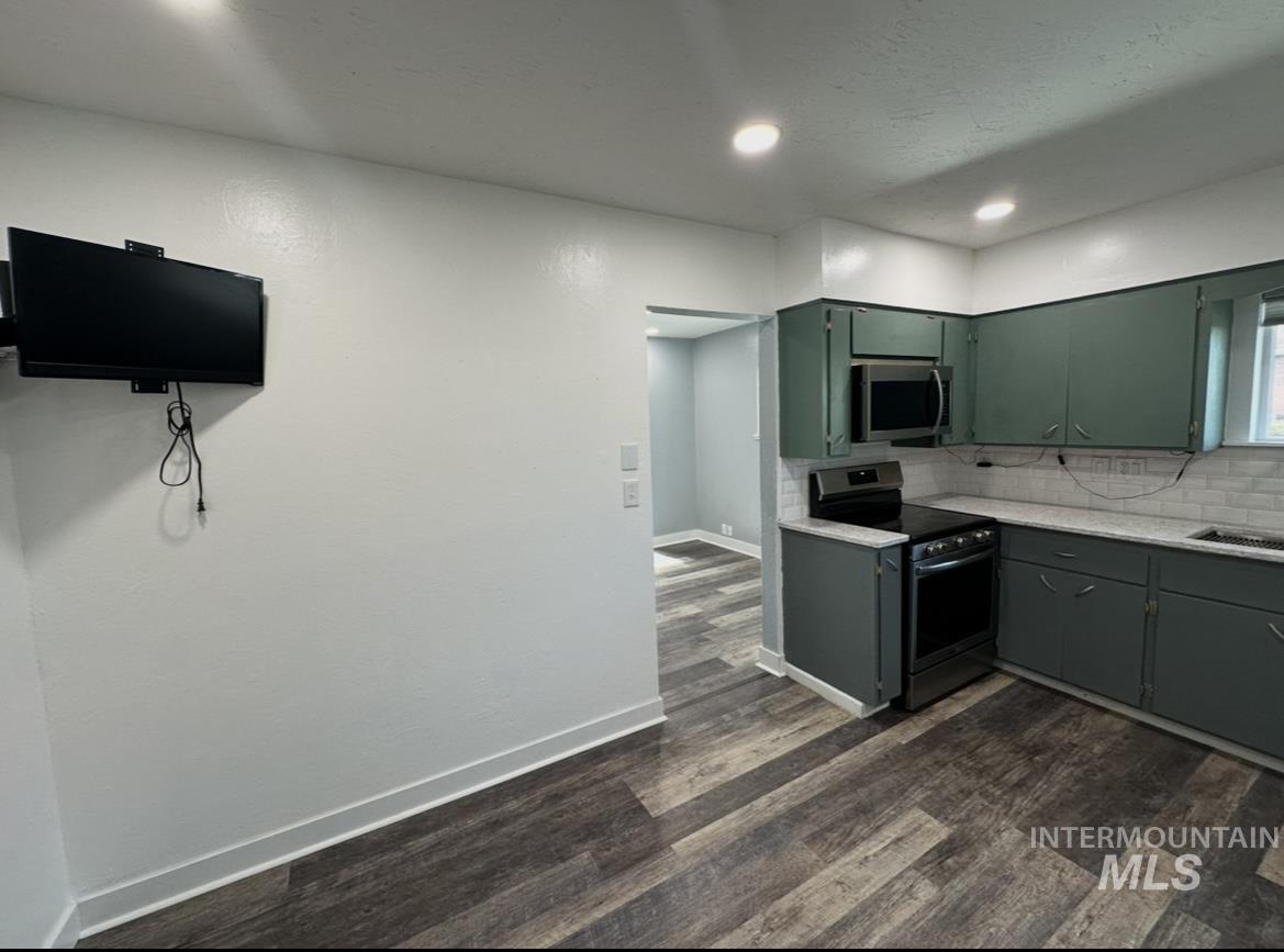 1503 10th Avenue Lewiston, ID 83501 - Photo 18 of 48 Kitchen with possible dining nook.