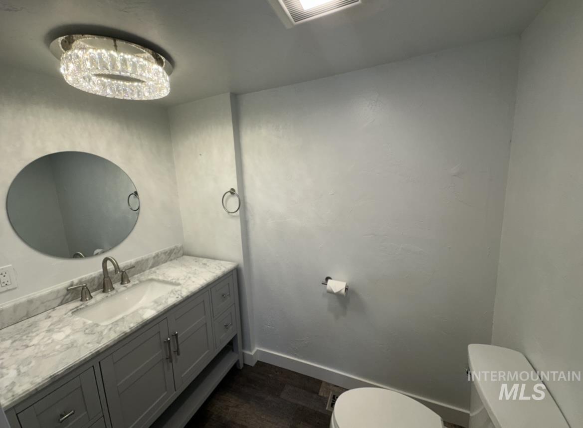 1503 10th Avenue Lewiston, ID 83501 - Photo 24 of 48 Main Level half bathroom by laundry room.