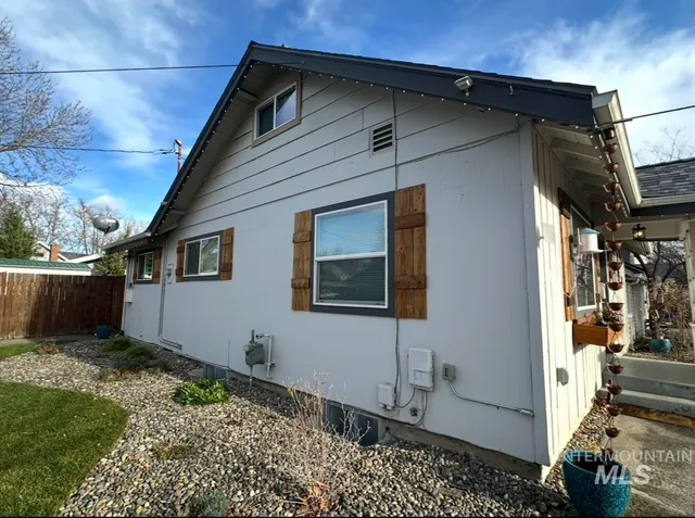 $389,900 | 1503 10th Avenue, Lewiston, ID 83501