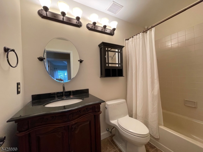 111 Autumn Ridge Road Bedminster, NJ 07921 - Photo 11 of 20