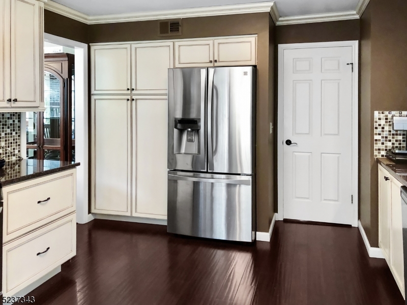 111 Autumn Ridge Road Bedminster, NJ 07921 - Photo 2 of 20
