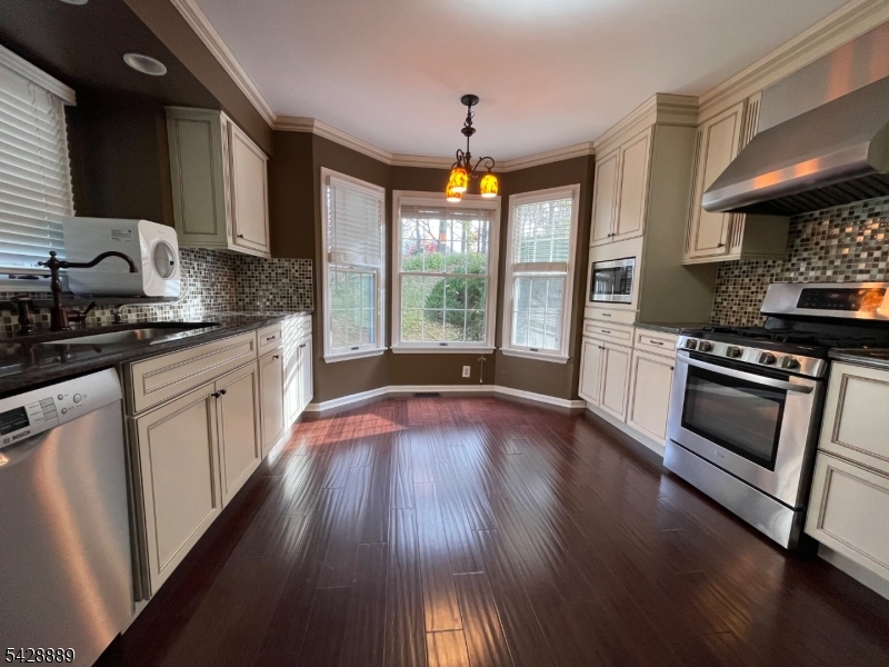 111 Autumn Ridge Road Bedminster, NJ 07921 - Photo 3 of 20