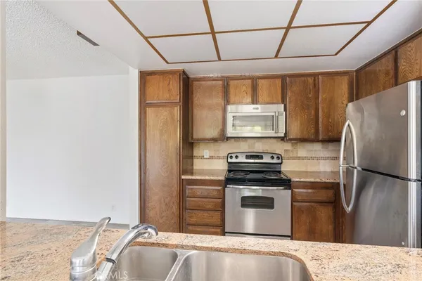 $570,000 | 13624 La Jolla Circle, Unit F, La Mirada, CA 90638