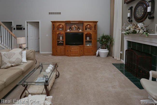 565 Timber Ridge Drive Highland, MI 48357 - Photo 13 of 55 Spacious Gr Rm