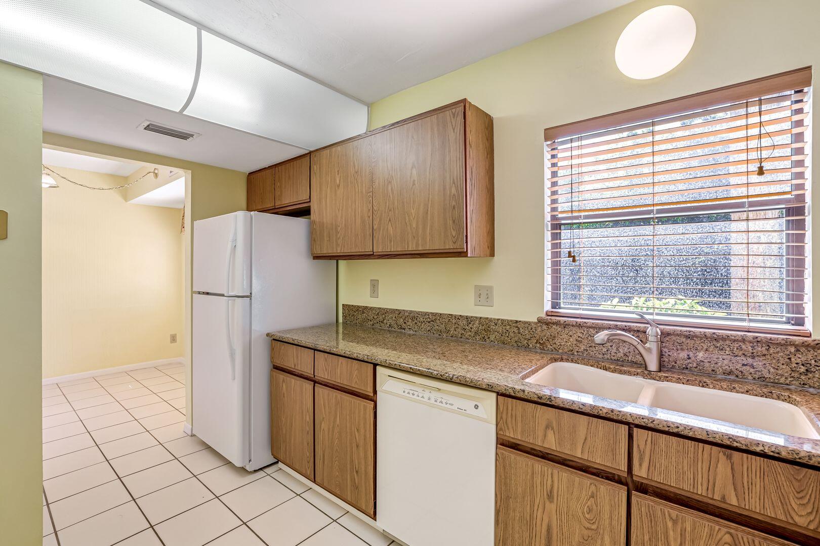 5501 Rattlesnake Hammock Road, Unit 109 Naples, FL 34113 - Photo 8 of 17 5501 Rattlesnake Hammock Rd #109, Naples