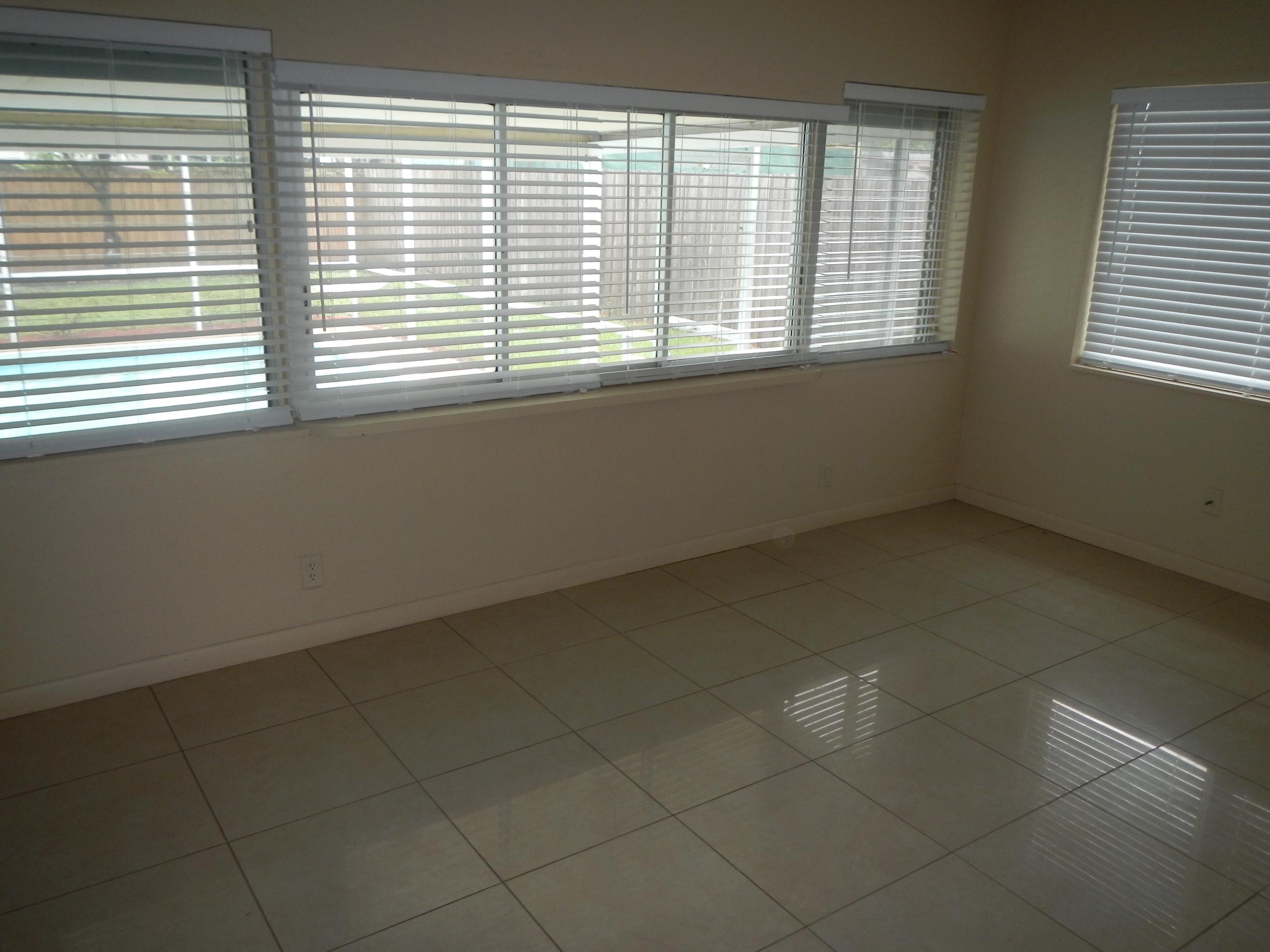 5078 Garfield Road Delray Beach, FL 33484 - Photo 4 of 13 DSCN0179