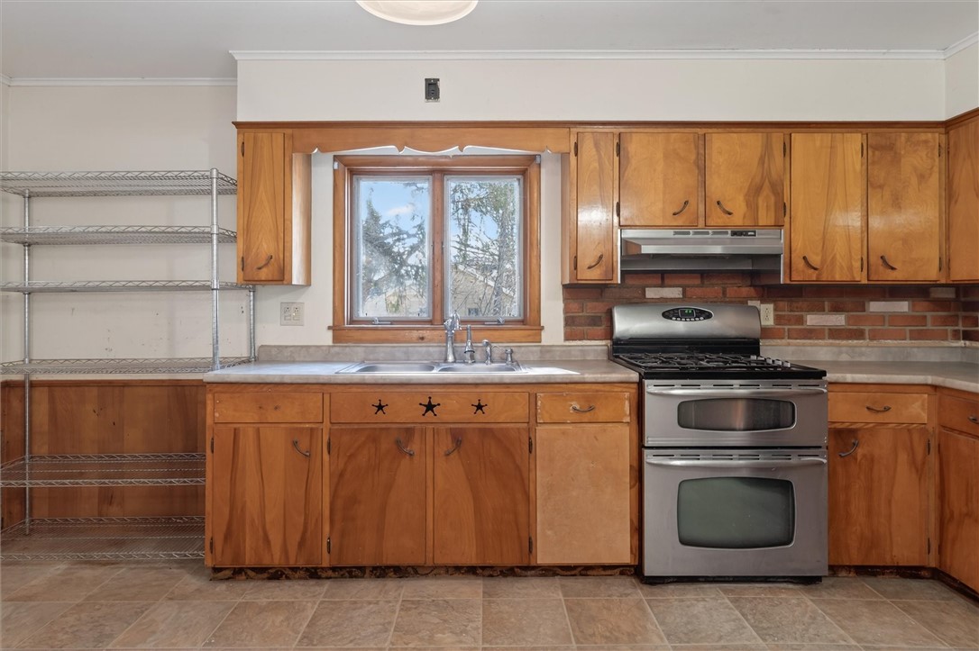 47 Pleasant Street Phelps, NY 14532 - Photo 13 of 32