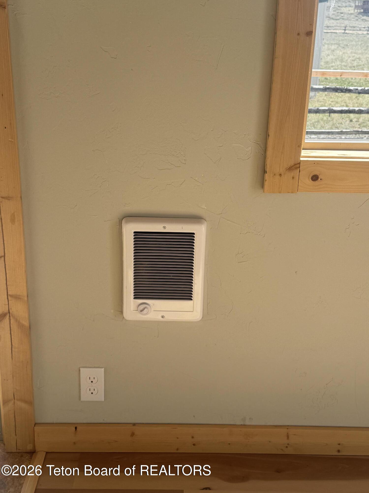 122 Chief Joseph Road Pinedale, WY 82941 - Photo 14 of 32 Wall heat