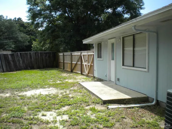 $1,700 | 1361 Stanford Road, Gulf Breeze, FL 32563
