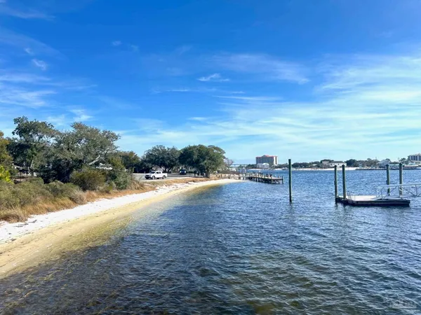 $325,000 | 949 Osprey Court, Pensacola, FL 32507