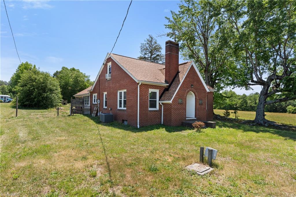 5358 Gumtree Road Winston-Salem, NC 27107 - Photo 3 of 30