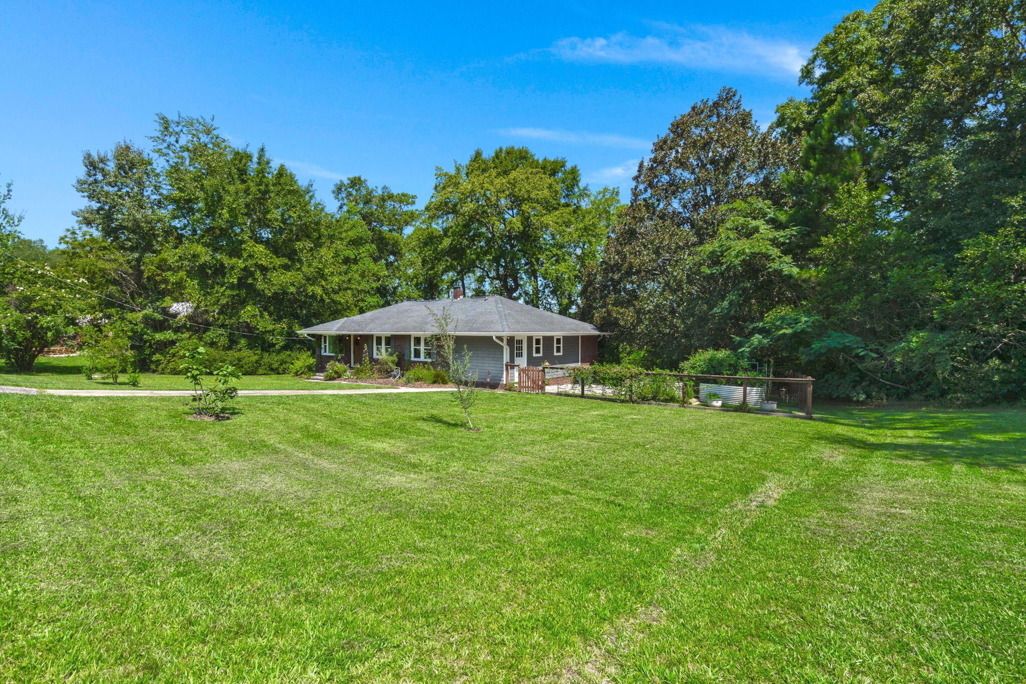 1004 Bishop Road Hanahan, SC 29410 - Photo 4 of 33 1