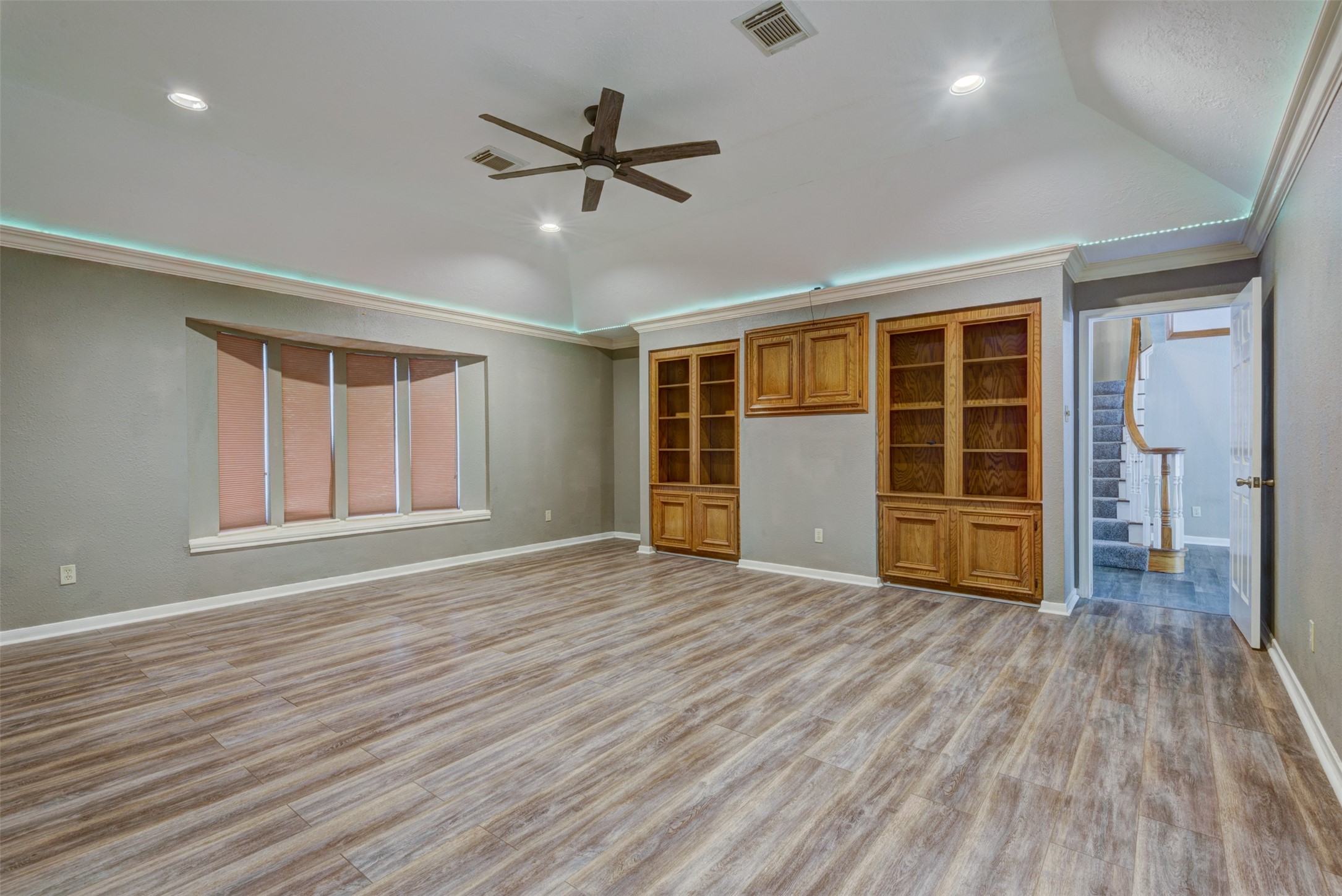 6502 Inverness Way Pasadena, TX 77505 - Photo 15 of 31 Primary bedroom
