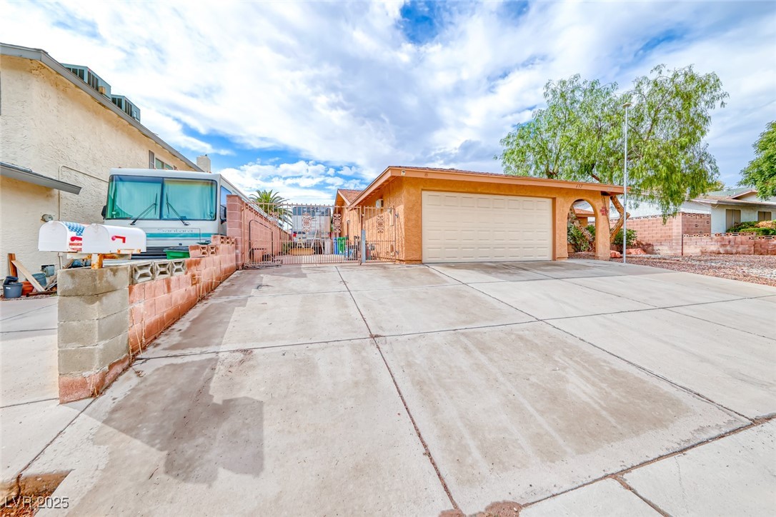 632 Arrayo Way Boulder City, NV 89005 - Photo 4 of 40