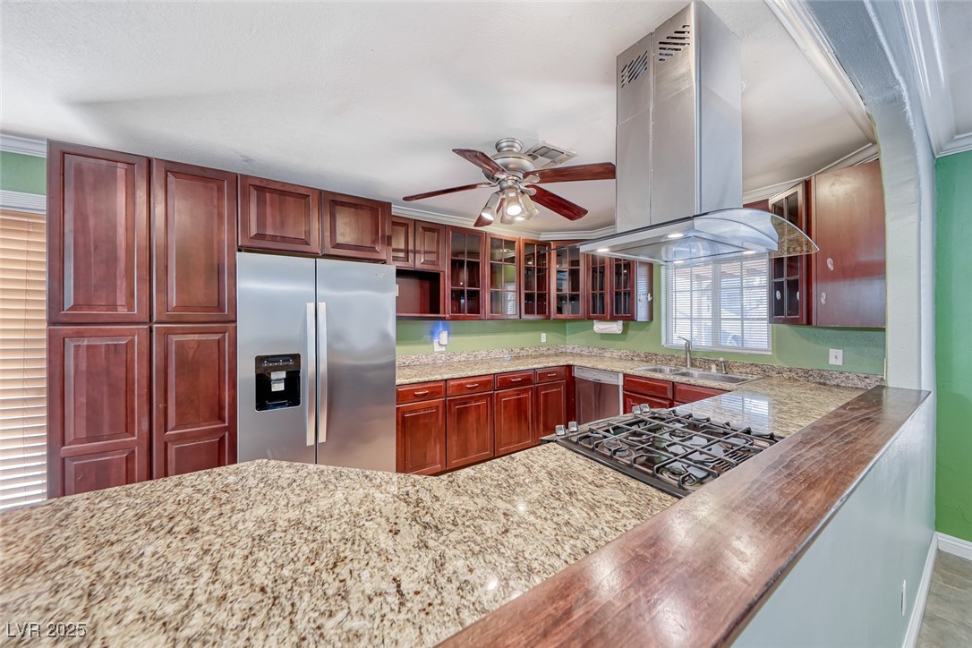 632 Arrayo Way Boulder City, NV 89005 - Photo 6 of 40 Kitchen with appliances with stainless steel finis