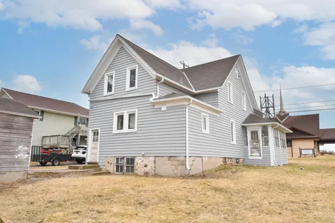 $169,000 | 825 Fredonia Avenue, Fredonia, WI 53021