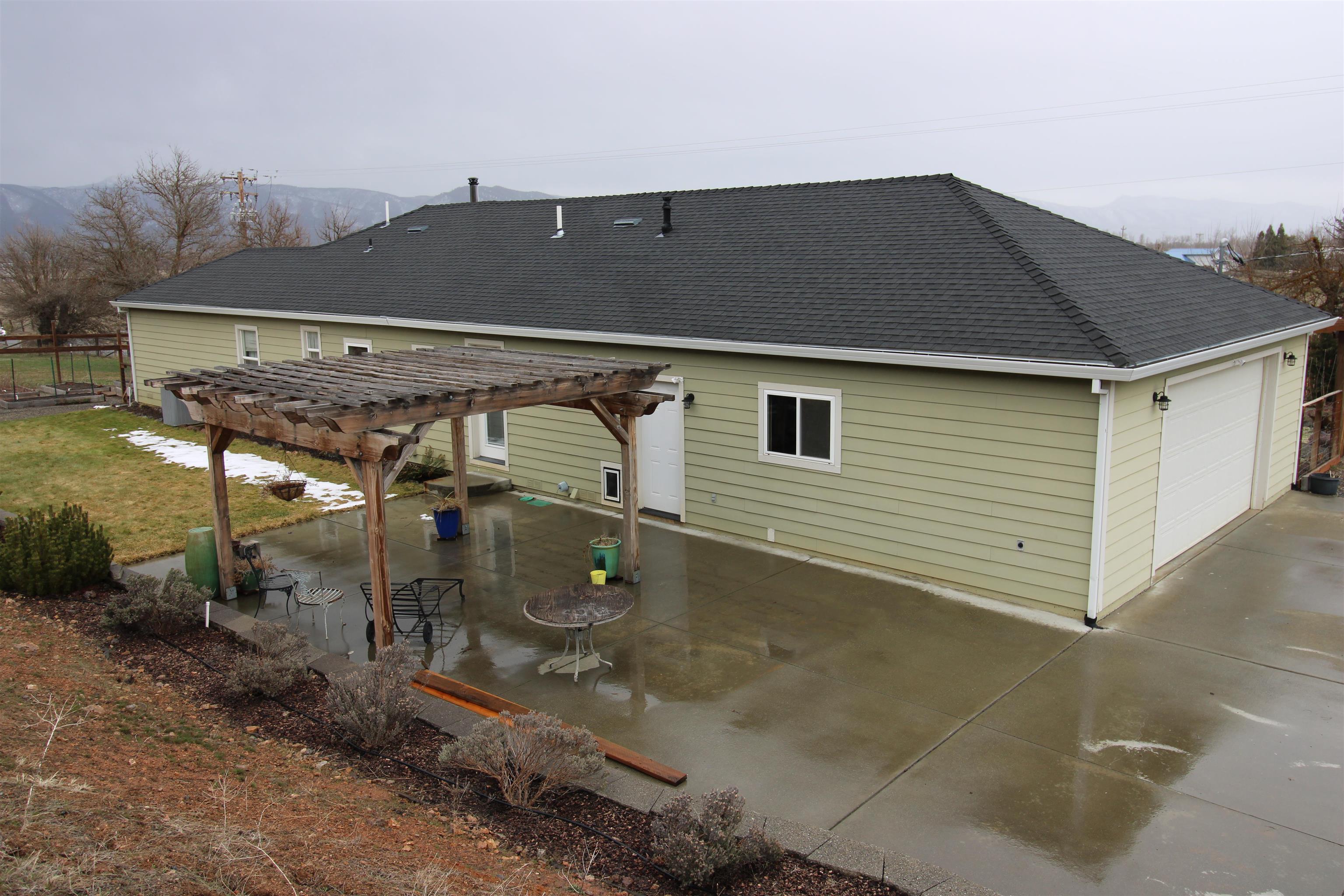 7204 Quartz Valley Road Fort Jones, CA 96032 - Photo 2 of 45 Gallery Image 2