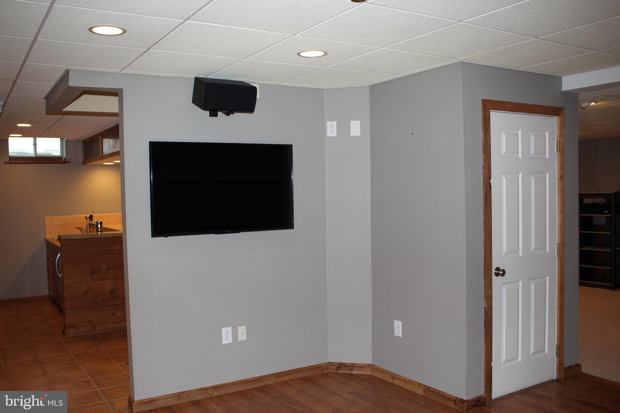 176 South Patricia Drive Swedesboro, NJ 08085 - Photo 10 of 61 a view of a livingroom with a fireplace
