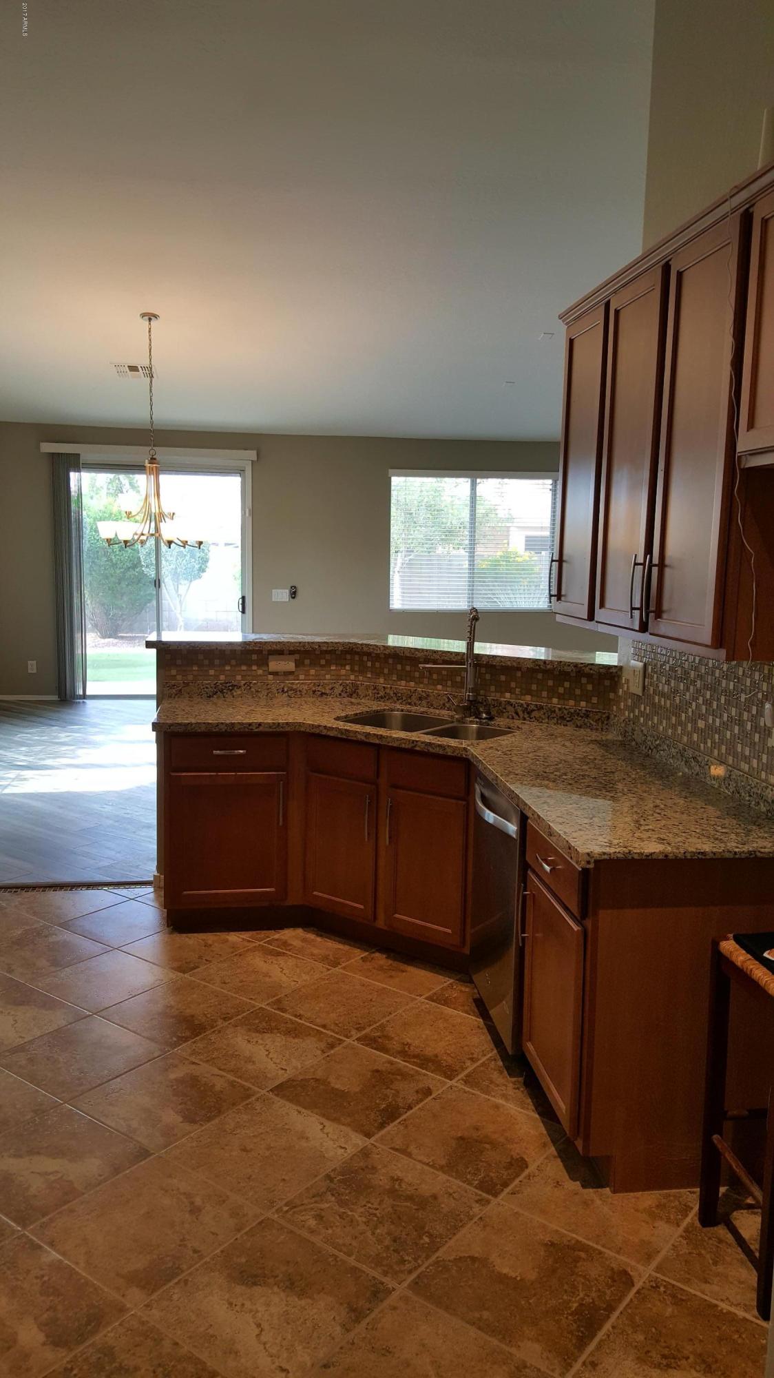 2018 West Maldonado Road Phoenix, AZ 85041 - Photo 13 of 33 20170531_153546