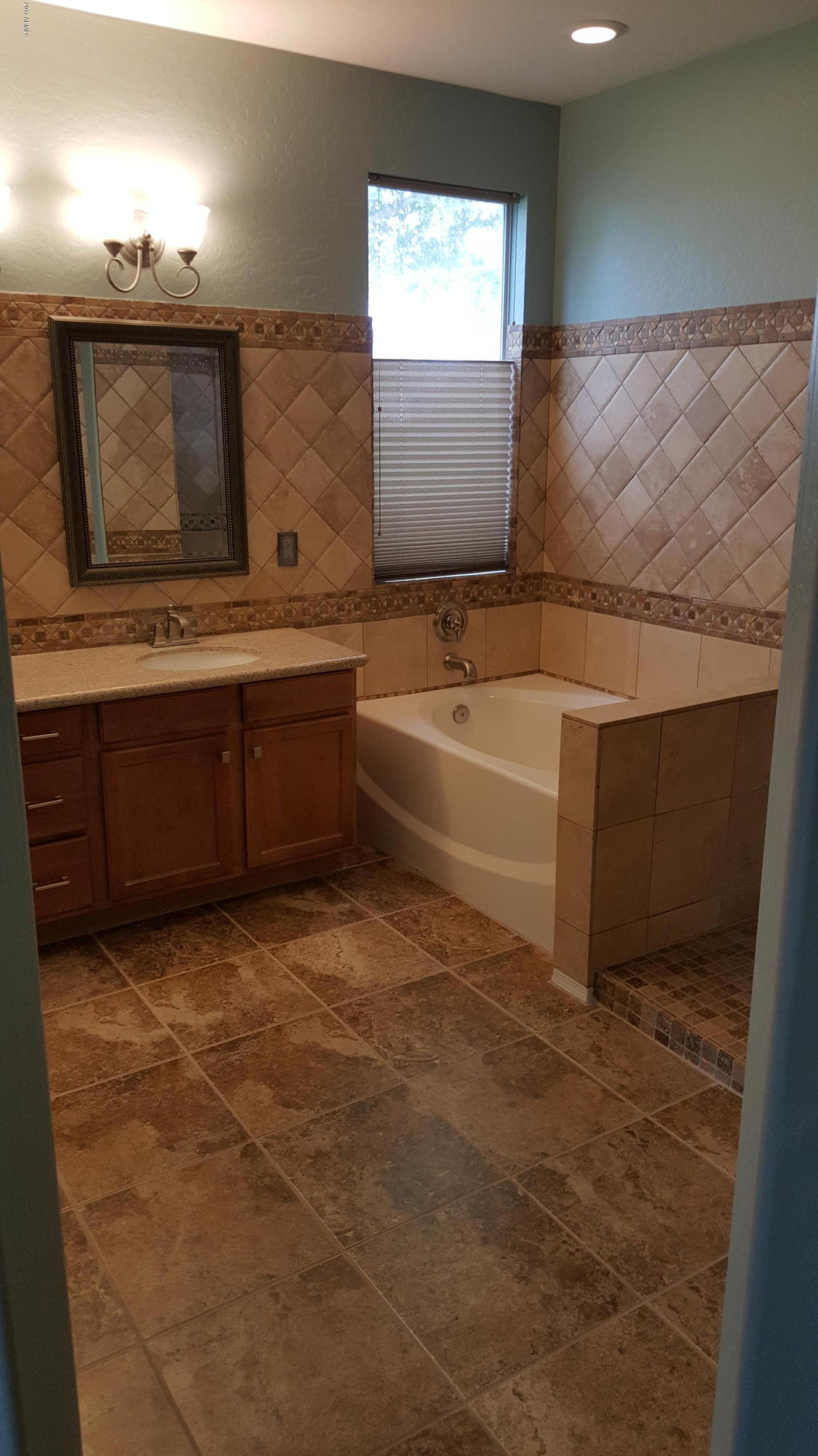 2018 West Maldonado Road Phoenix, AZ 85041 - Photo 16 of 33 20170531_152639
