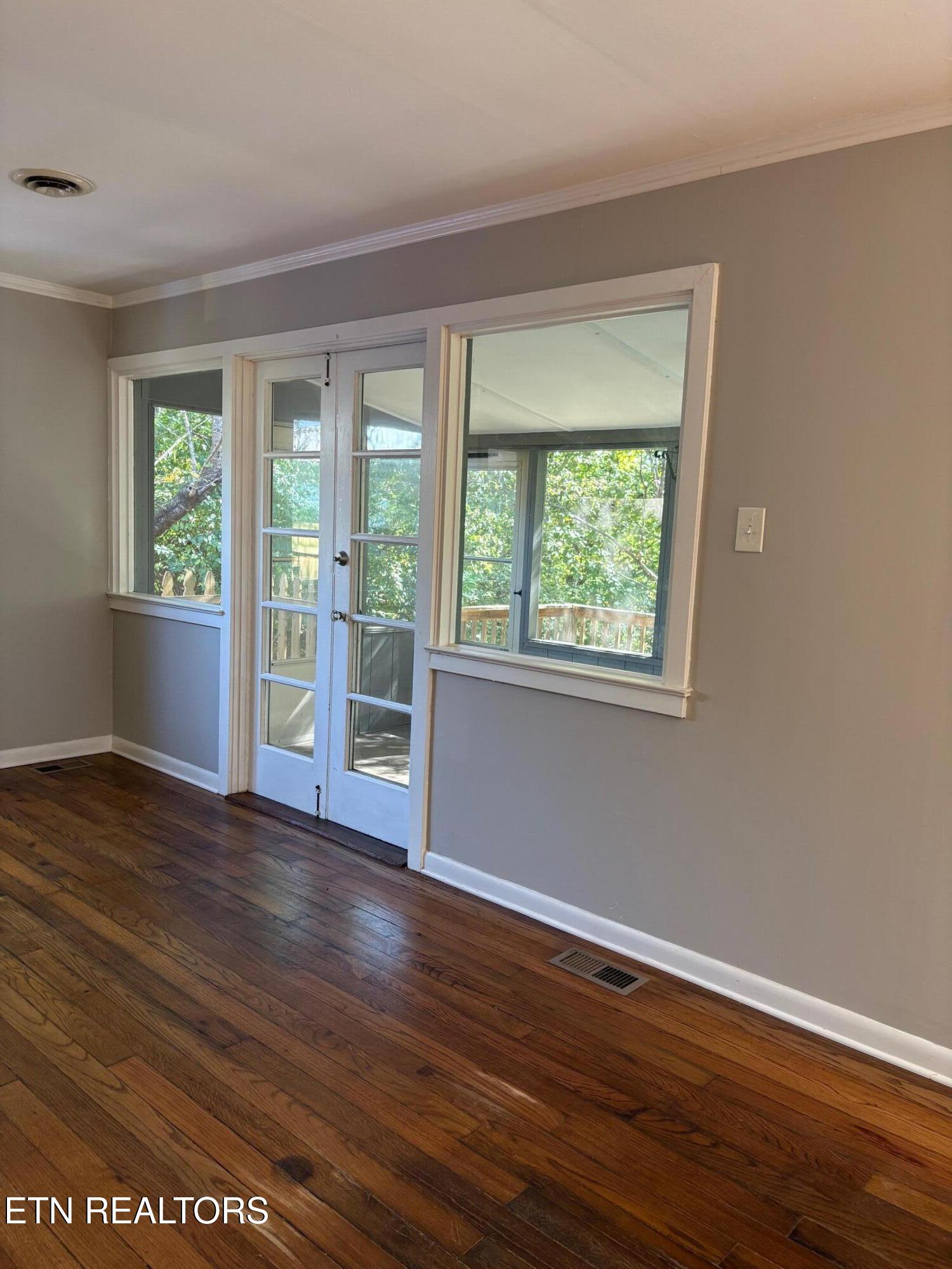 27 Outer Drive Oak Ridge, TN 37830 - Photo 11 of 31 Dining Room