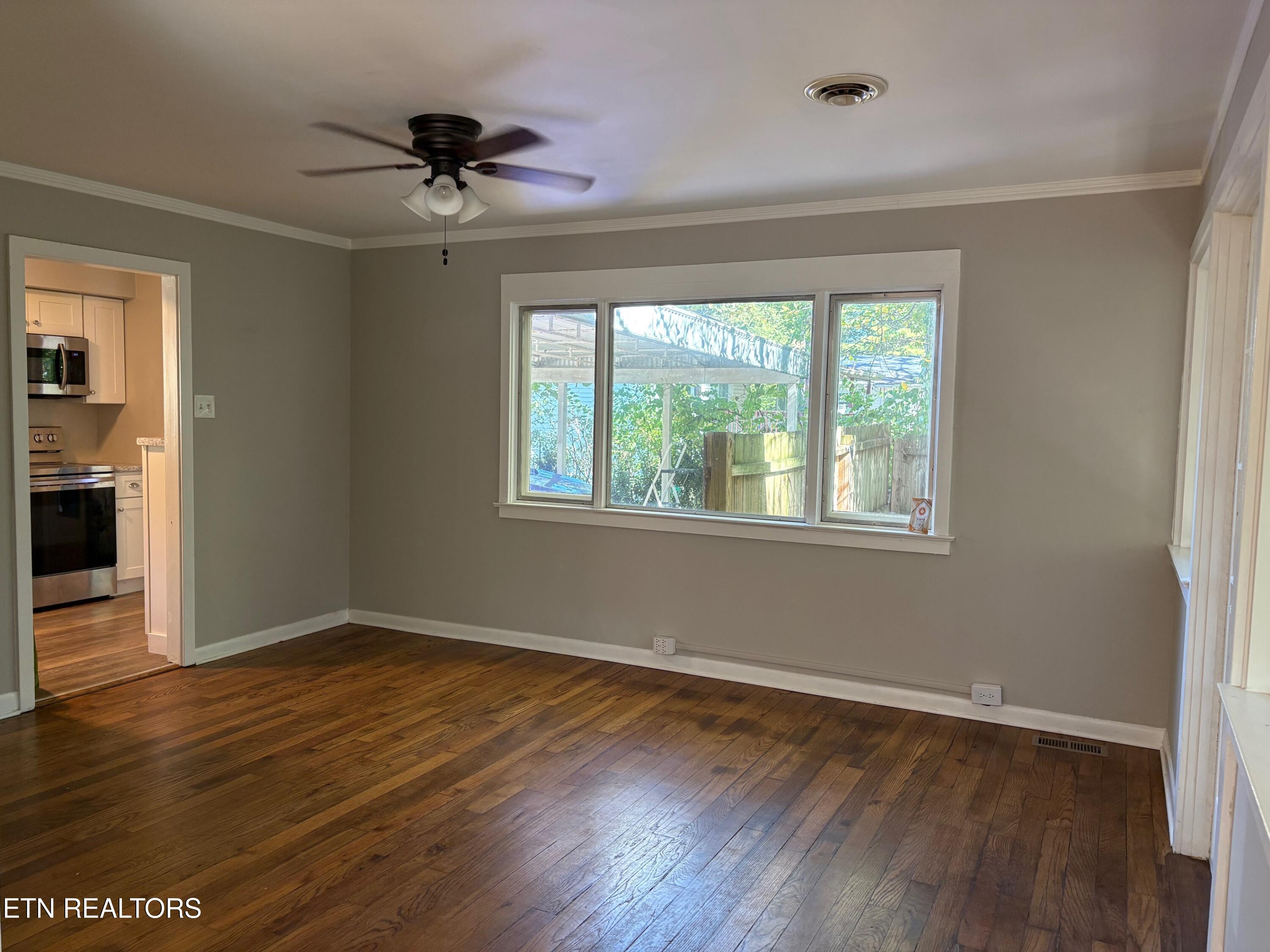27 Outer Drive Oak Ridge, TN 37830 - Photo 12 of 31 Dining Room