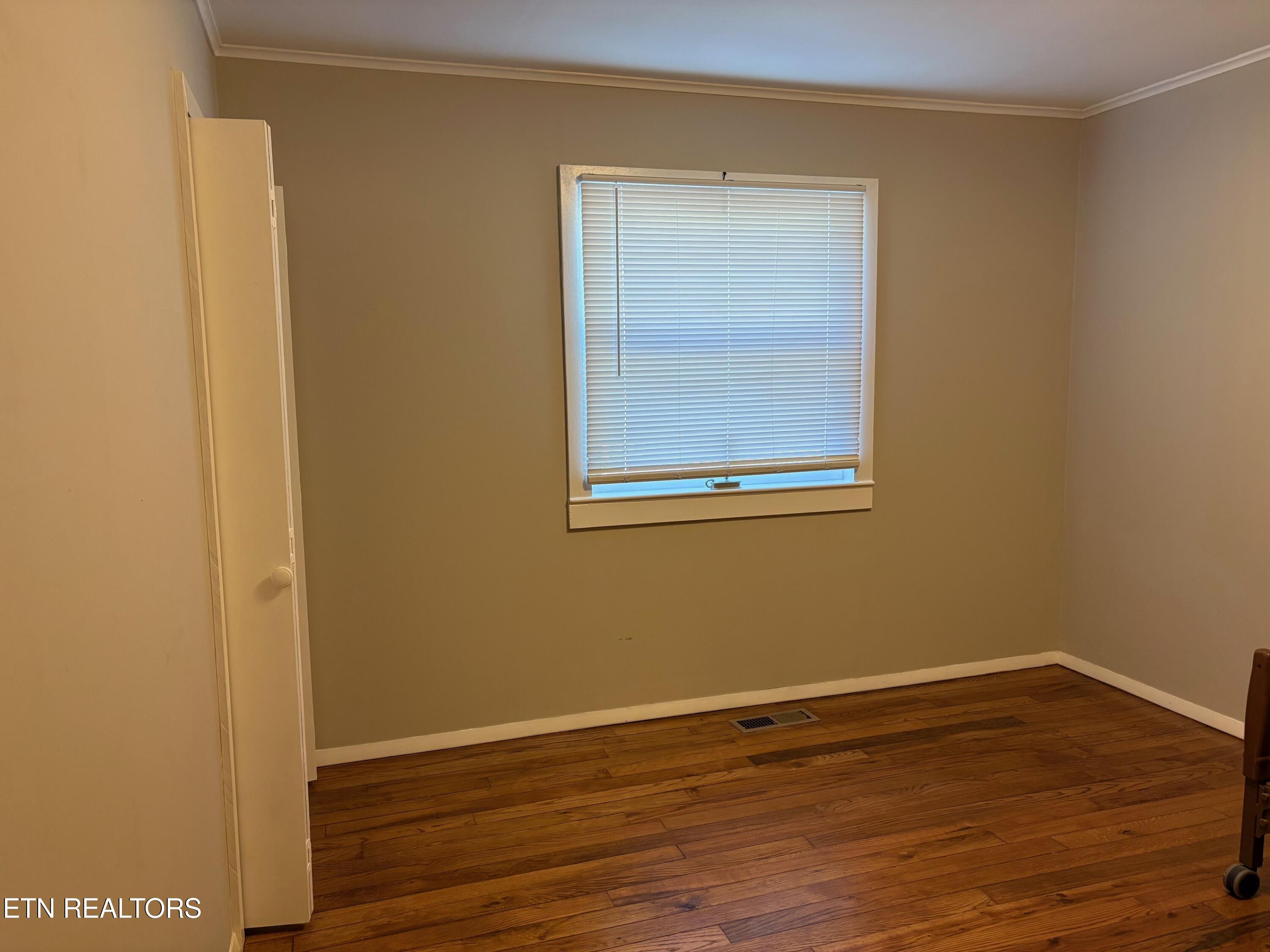 27 Outer Drive Oak Ridge, TN 37830 - Photo 15 of 31 Bedroom 3
