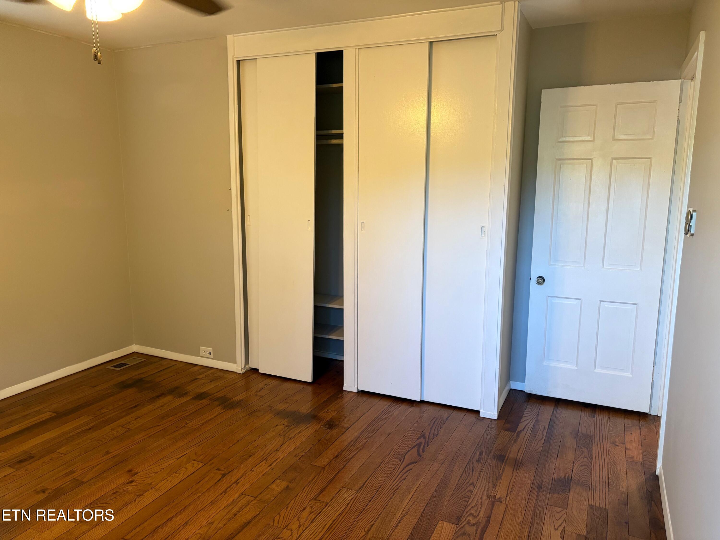 27 Outer Drive Oak Ridge, TN 37830 - Photo 20 of 31 2nd Bedroom