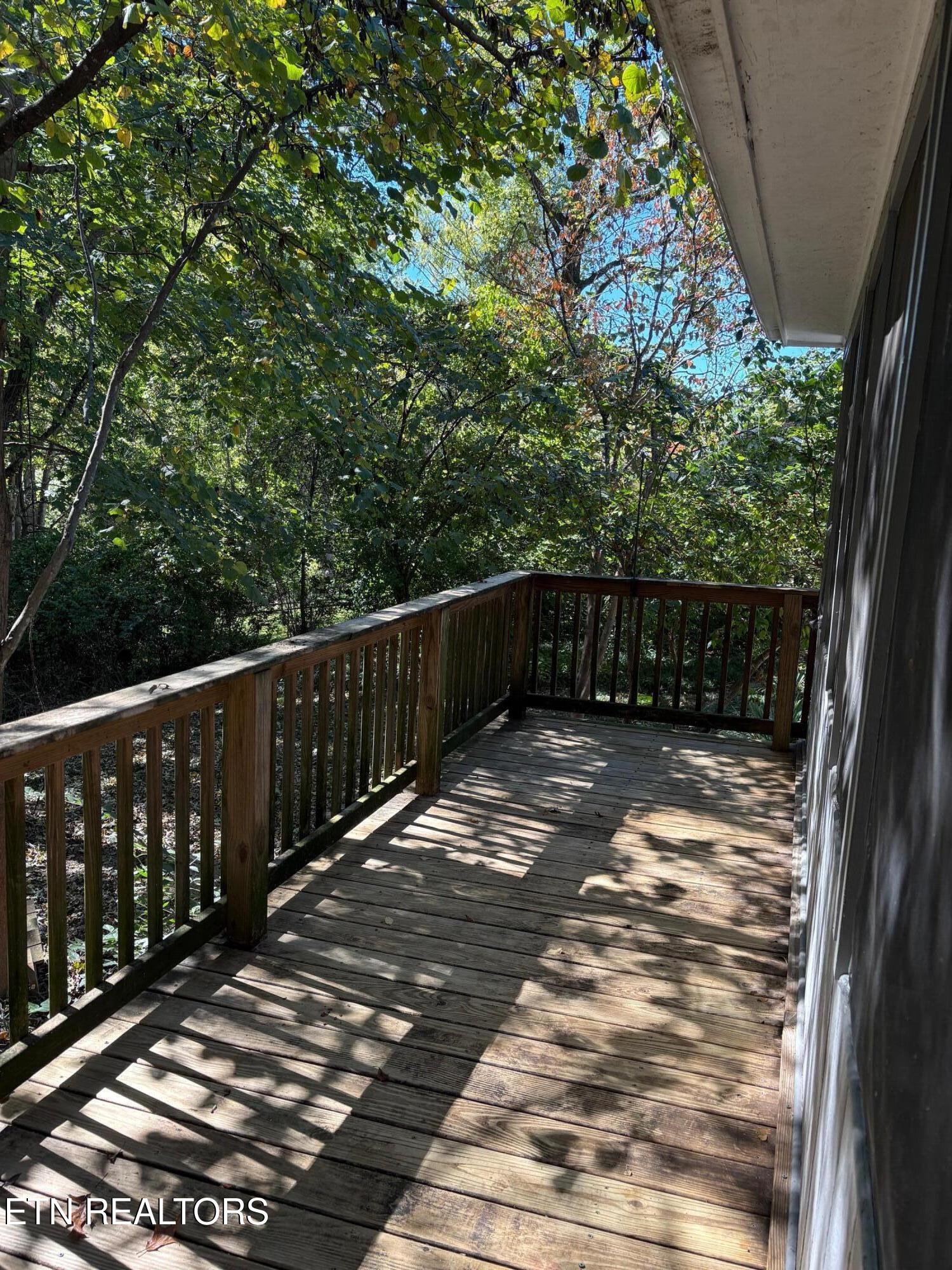 27 Outer Drive Oak Ridge, TN 37830 - Photo 26 of 31 Back Deck