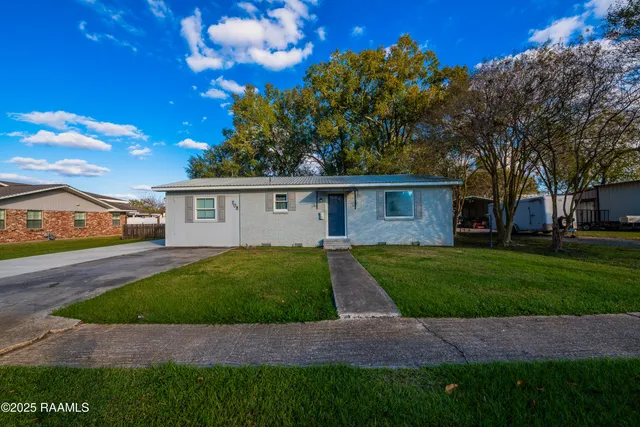 $120,500 | 208 North Cunningham Street, Rayne, LA 70578